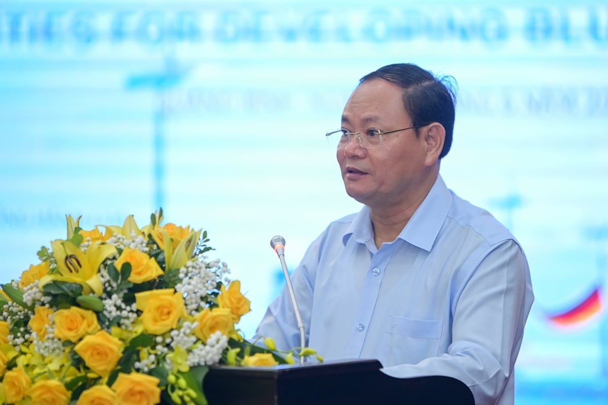 Thứ trưởng Lê Minh Ngân phát biểu khai mạc Hội thảo 'Thể chế, quy hoạch - Cơ hội cho phát triển kinh tế biển xanh'. Ảnh: Tùng Đinh. Thứ trưởng Lê Minh Ngân phát biểu khai mạc Hội thảo 'Thể chế, quy hoạch - Cơ hội cho phát triển kinh tế biển xanh'. Ảnh: Tùng Đinh.