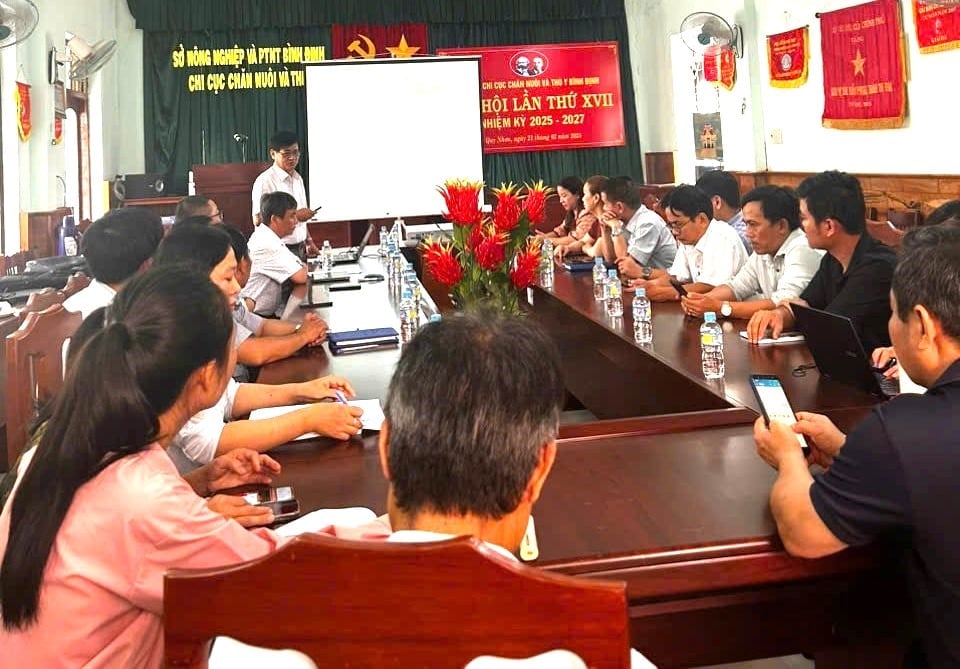 Chi cục Chăn nuôi và Thú y Bình Định đã phối hợp với Hội Chăn nuôi - Thú y Bình Định tổ chức buổi tọa đàm nhằm minh oan cho trứng gà. Ảnh: V.Đ.T.