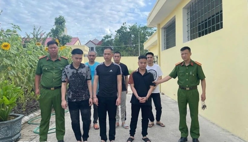 Nhóm đối tượng trong đường dây đánh bạc, rửa tiền bị bắt giữ. Ảnh: Công an tỉnh Hưng Yên. Nhóm đối tượng trong đường dây đánh bạc, rửa tiền bị bắt giữ. Ảnh: Công an tỉnh Hưng Yên.