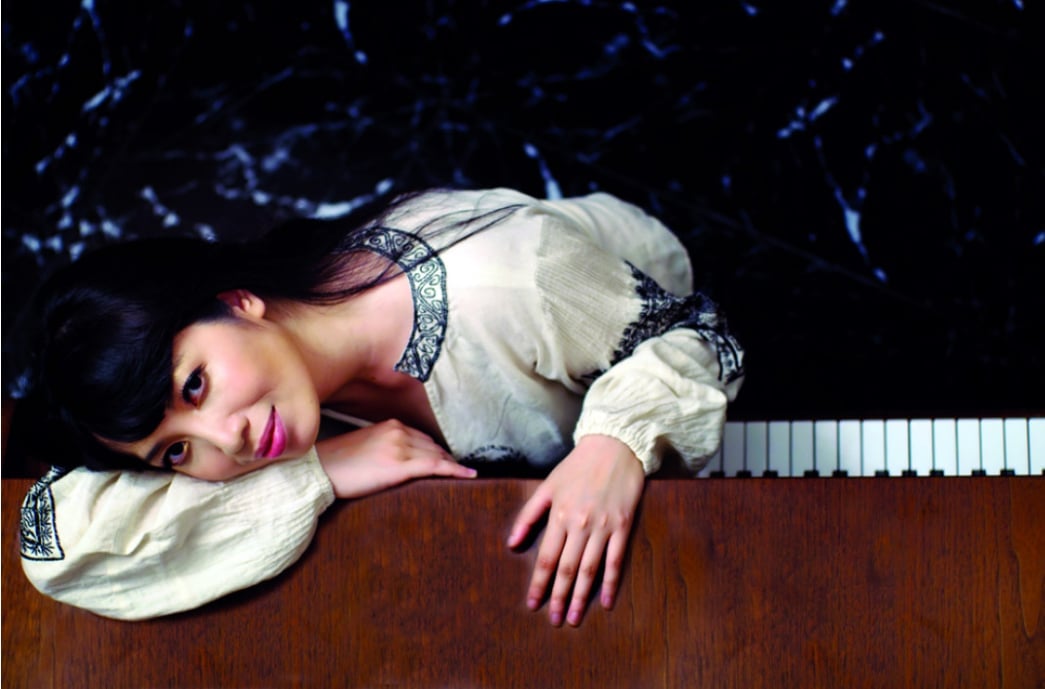 Nghệ sĩ piano Bích Trà dịp trình diễn cùng Benjamin - giọng ca Đức nổi tiếng, 2018. Nghệ sĩ piano Bích Trà dịp trình diễn cùng Benjamin - giọng ca Đức nổi tiếng, 2018.