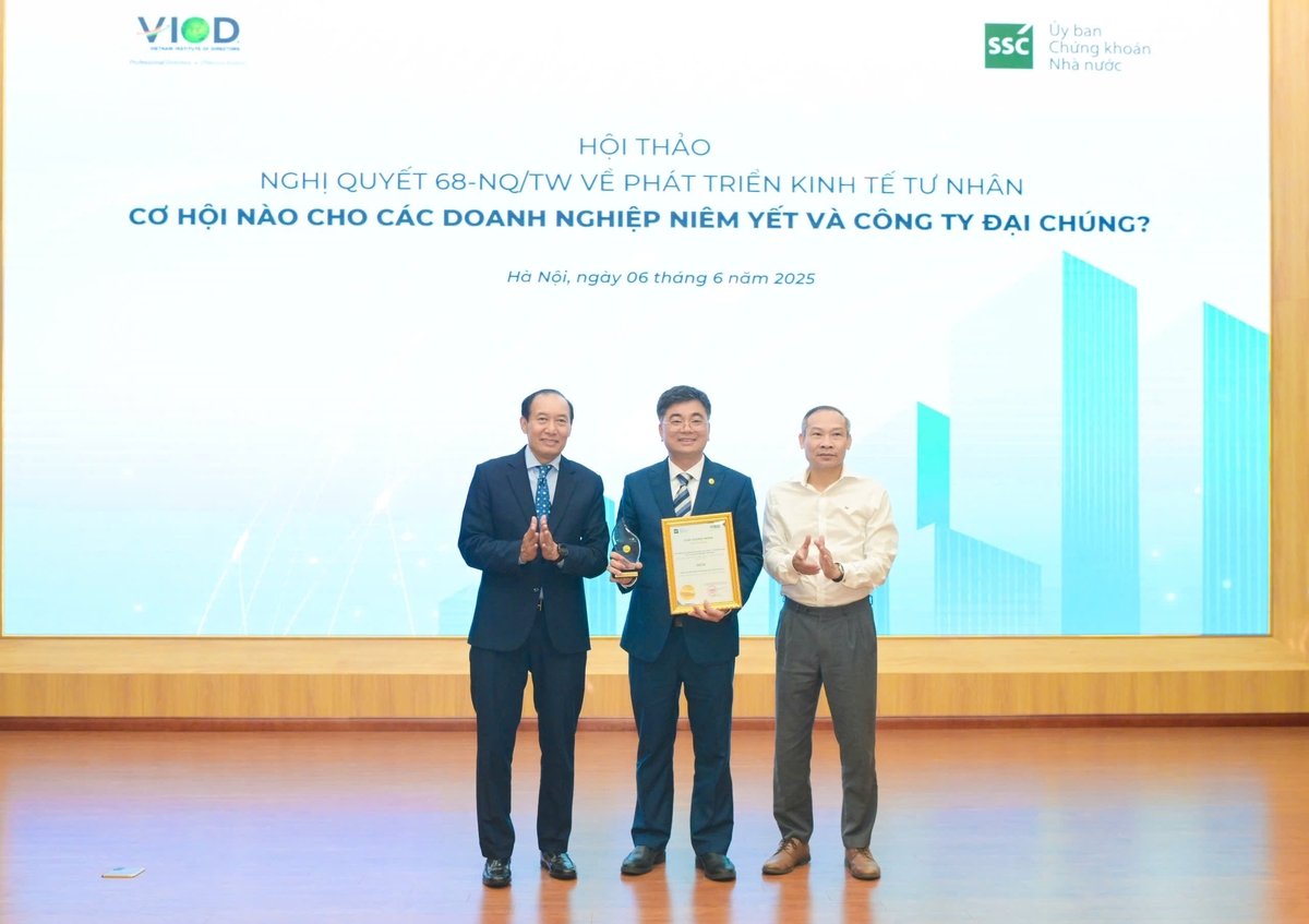 Ông Trần Ngọc Nguyên - Chủ tịch Hội đồng Quản trị (HĐQT) PVCFC tham dự và nhận vinh danh. Ảnh: DCM. Ông Trần Ngọc Nguyên - Chủ tịch Hội đồng Quản trị (HĐQT) PVCFC tham dự và nhận vinh danh. Ảnh: DCM.