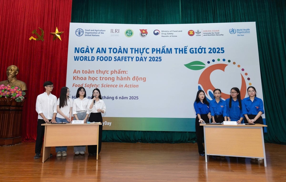 Sinh viên tham gia phiên thảo luận mở trong chủ đề xây dựng chính sách về an toàn thực phẩm dựa trên cơ sở khoa học. Ảnh: BTC. 