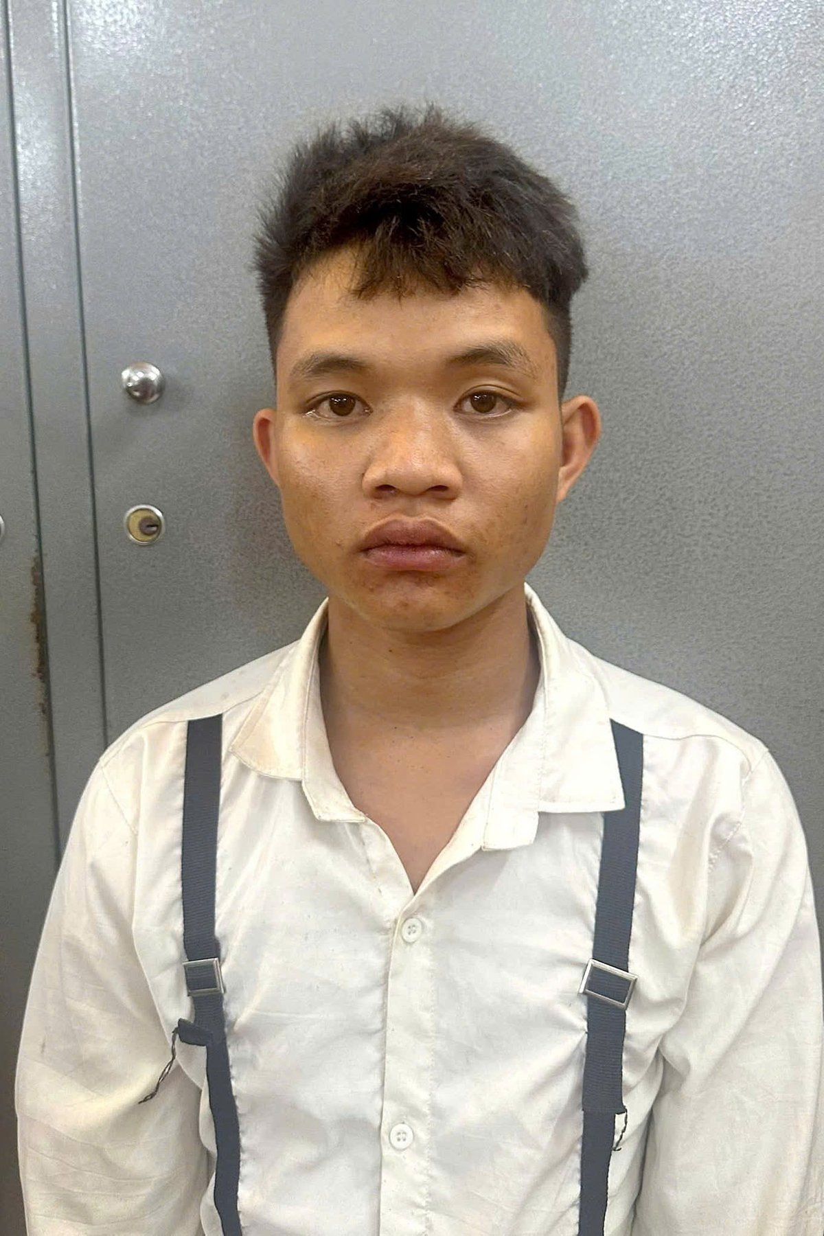 Hung thủ Hoàng Văn Tình, trú tại bản Tân Muôn, TT Tân Uyên, Lai Châu. Ảnh: Văn Thiệp. Hung thủ Hoàng Văn Tình, trú tại bản Tân Muôn, TT Tân Uyên, Lai Châu. Ảnh: Văn Thiệp.