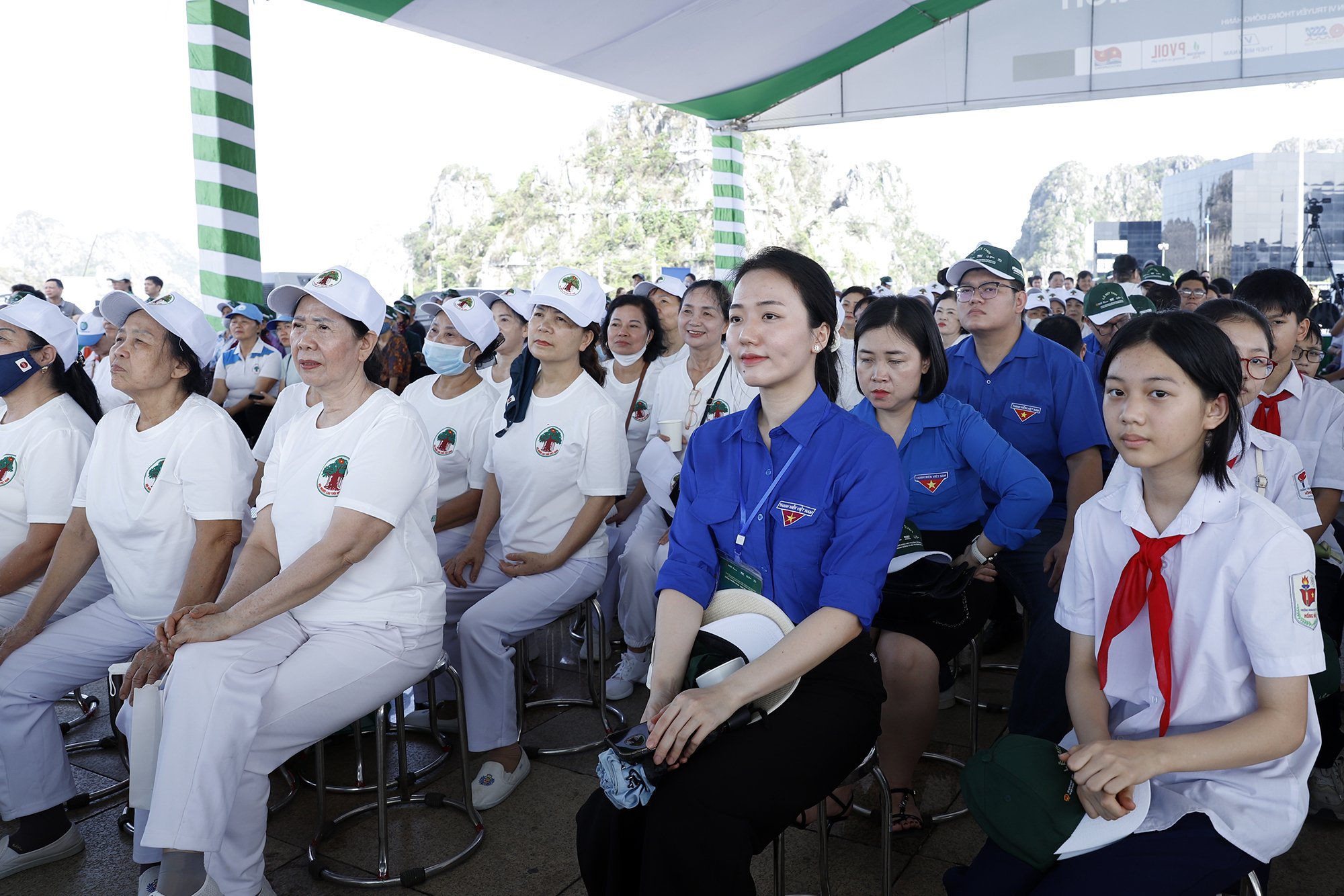 Hơn 1.000 đại biểu đến từ Trung ương và địa phương đã tham gia Lễ Mít tinh hưởng ứng Ngày Môi trường thế giới (5/6) và Tháng hành động vì môi trường năm 2025. Ảnh: Tùng Đinh.