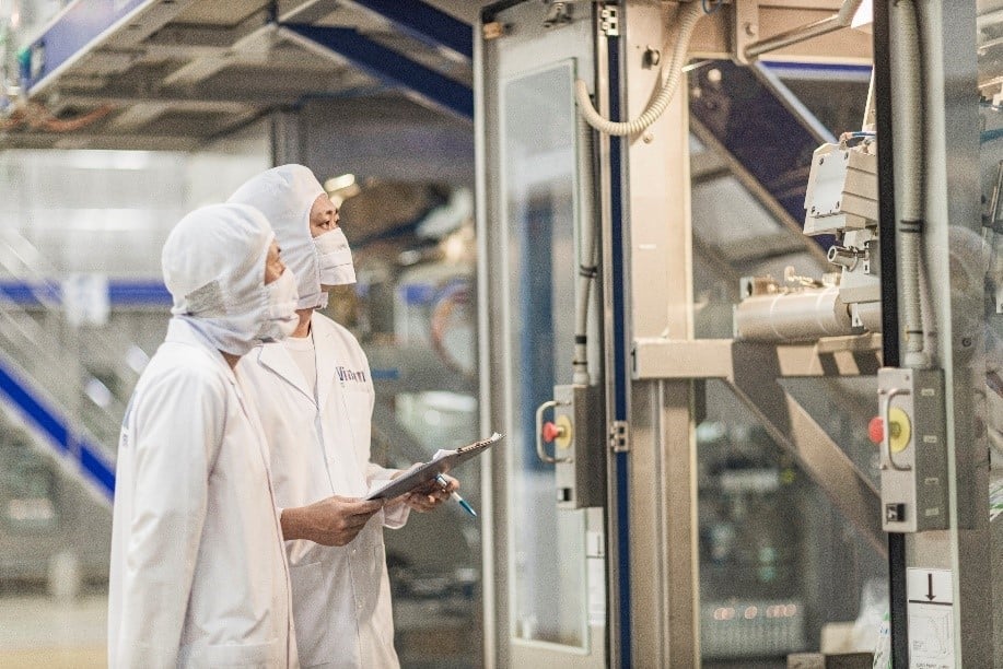 Quản trị không chỉ là những định hướng chiến lược, mà còn là việc liên tục cải tiến trong quá trình thực thi. Ảnh: Vinamilk. Quản trị không chỉ là những định hướng chiến lược, mà còn là việc liên tục cải tiến trong quá trình thực thi. Ảnh: Vinamilk.