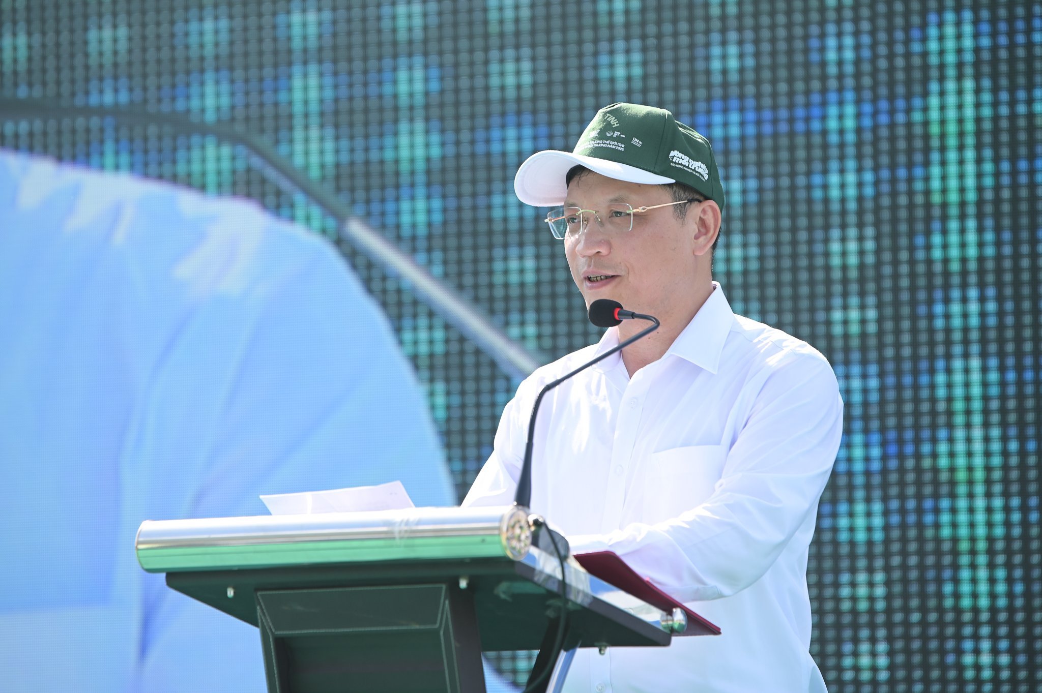 Ông Nghiêm Xuân Cường, Phó Chủ tịch UBND tỉnh Quảng Ninh phát biểu tại Lễ Mít tinh hưởng ứng Ngày Môi trường thế giới (5/6) và Tháng hành động vì môi trường năm 2025. Ảnh: Tùng Đinh. Ông Nghiêm Xuân Cường, Phó Chủ tịch UBND tỉnh Quảng Ninh phát biểu tại Lễ Mít tinh hưởng ứng Ngày Môi trường thế giới (5/6) và Tháng hành động vì môi trường năm 2025. Ảnh: Tùng Đinh.