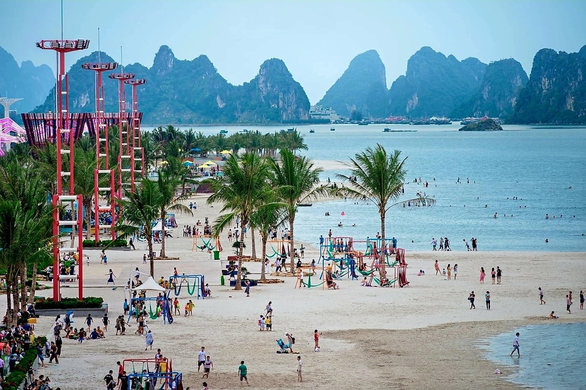 Khu du lịch Phương Đông, Vân Đồn. Ảnh: Hoàng Nguyên.