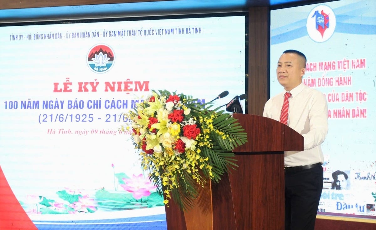 Nhà báo Phạm Minh Thùy phát biểu tại lễ kỷ niệm. Nhà báo Phạm Minh Thùy phát biểu tại lễ kỷ niệm.