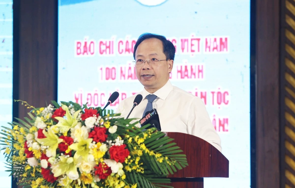 Bí thư Tỉnh ủy Hà Tĩnh Nguyễn Duy Lâm ôn lại lịch sử nền báo chí cách mạng Việt Nam. Bí thư Tỉnh ủy Hà Tĩnh Nguyễn Duy Lâm ôn lại lịch sử nền báo chí cách mạng Việt Nam.
