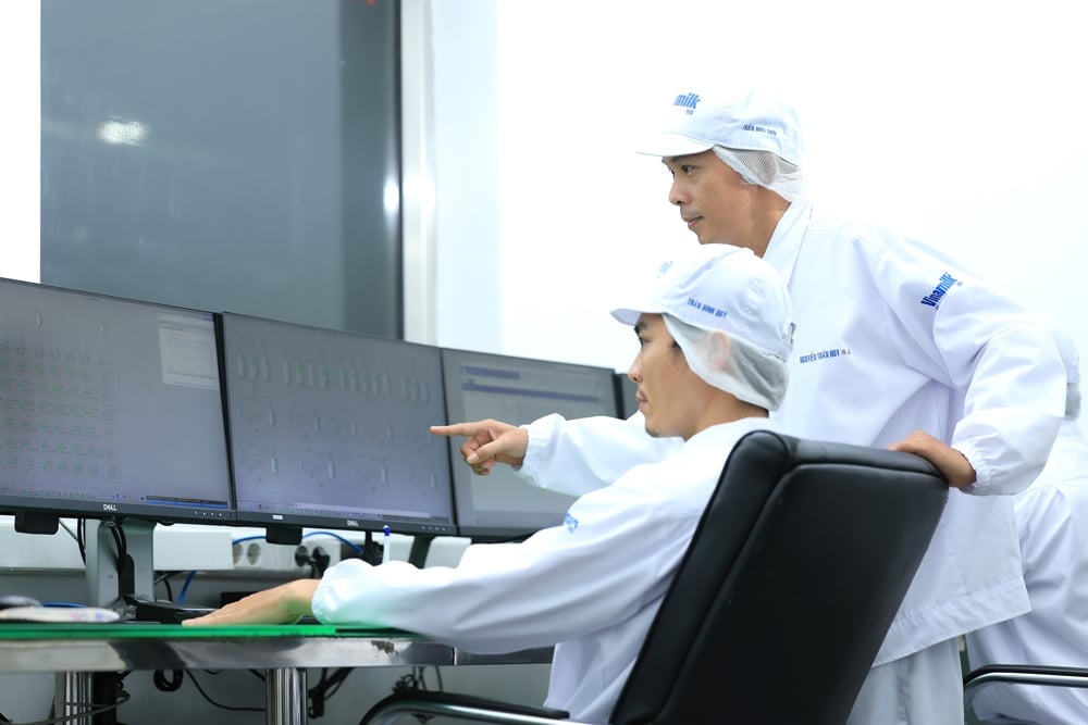 Hệ thống dữ liệu ESG tập đoàn giúp Vinamilk quản trị bền vững minh bạch và theo thời gian thực. Ảnh: Vinamilk. Hệ thống dữ liệu ESG tập đoàn giúp Vinamilk quản trị bền vững minh bạch và theo thời gian thực. Ảnh: Vinamilk.