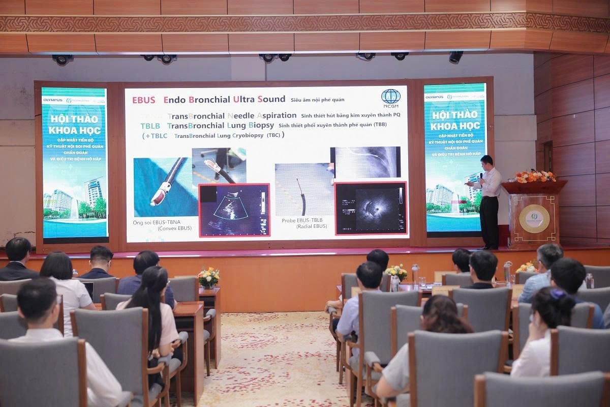 GS TS Masao Hashimoto cập nhật tiến bộ về soi phế quản - 2 kỹ thuật nên bắt đầu tại hội nghị. Ảnh: Intracom. GS TS Masao Hashimoto cập nhật tiến bộ về soi phế quản - 2 kỹ thuật nên bắt đầu tại hội nghị. Ảnh: Intracom.