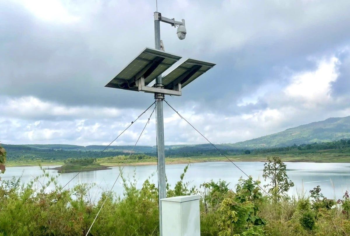 Việc trang bị công nghệ quan trắc, giám sát giúp các đơn vị quản lý hồ thủy lợi hiệu quả. Ảnh: Phương Chi. Việc trang bị công nghệ quan trắc, giám sát giúp các đơn vị quản lý hồ thủy lợi hiệu quả. Ảnh: Phương Chi.