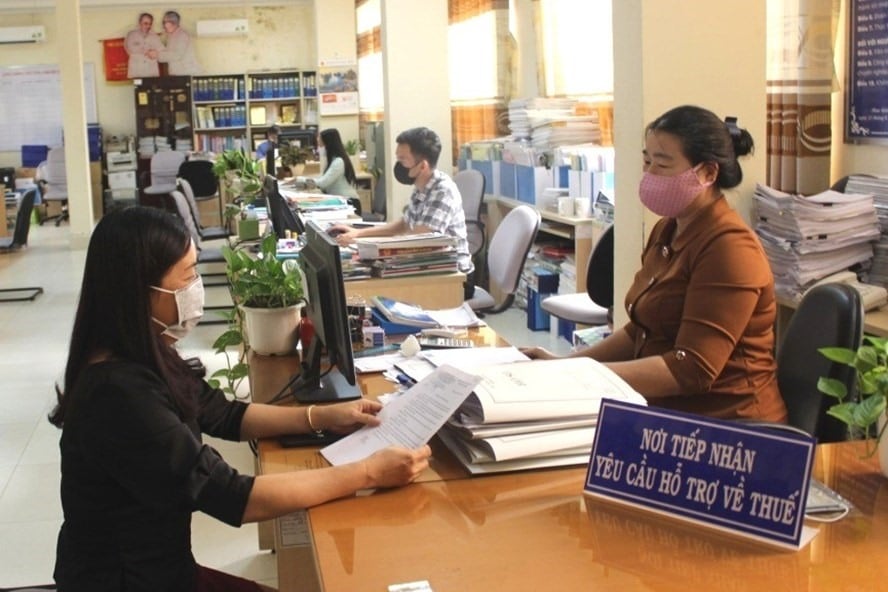 Bộ Tài chính đề xuất sửa đổi quy định về giá tính lệ phí trước bạ đối với nhà, đất. Ảnh: Báo Lao động. Bộ Tài chính đề xuất sửa đổi quy định về giá tính lệ phí trước bạ đối với nhà, đất. Ảnh: Báo Lao động.