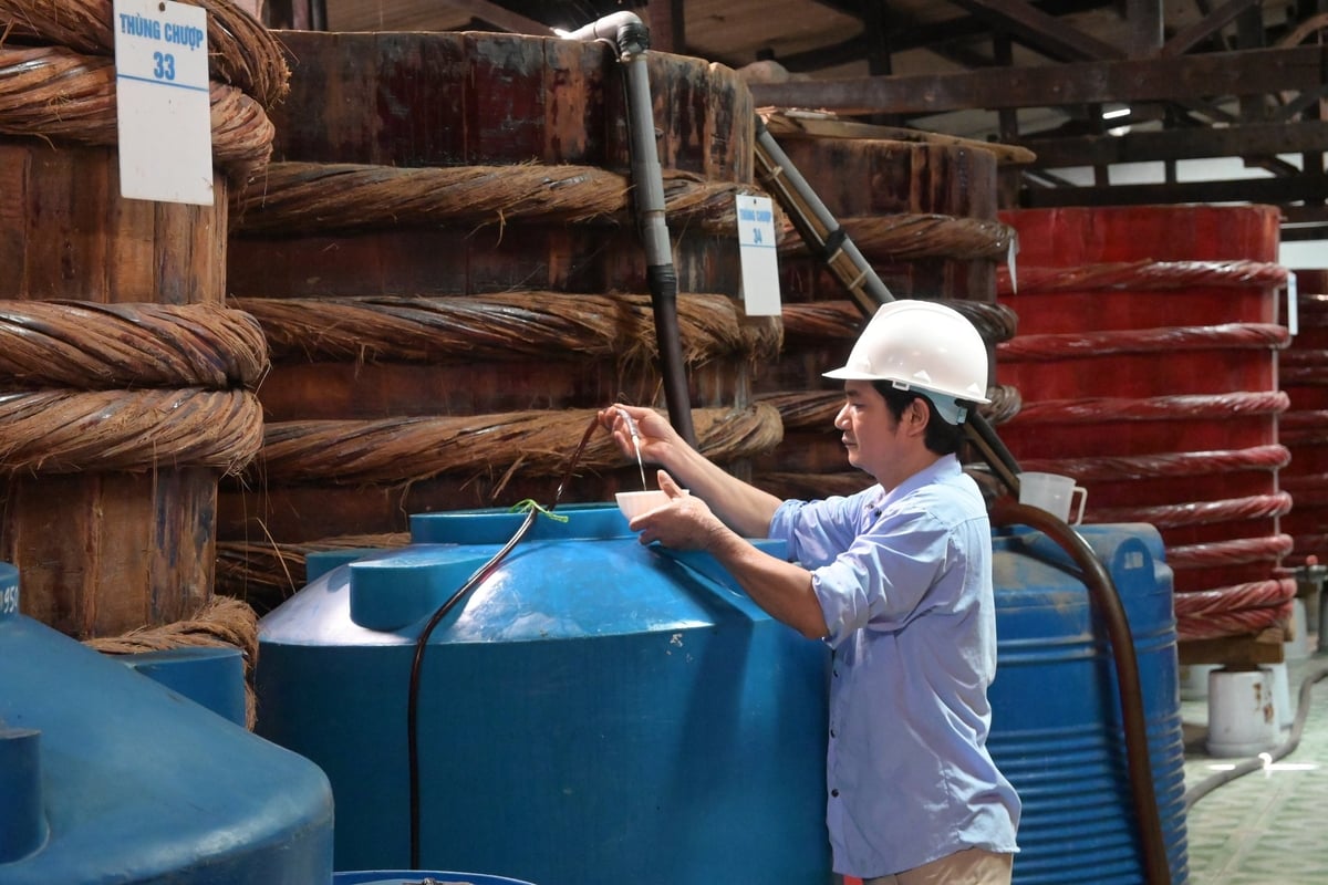 Nước mắm OCOP tại TP Phan Thiết thơm ngon, đậm đà rất riêng biệt. Ảnh: ĐB. Nước mắm OCOP tại TP Phan Thiết thơm ngon, đậm đà rất riêng biệt. Ảnh: ĐB.