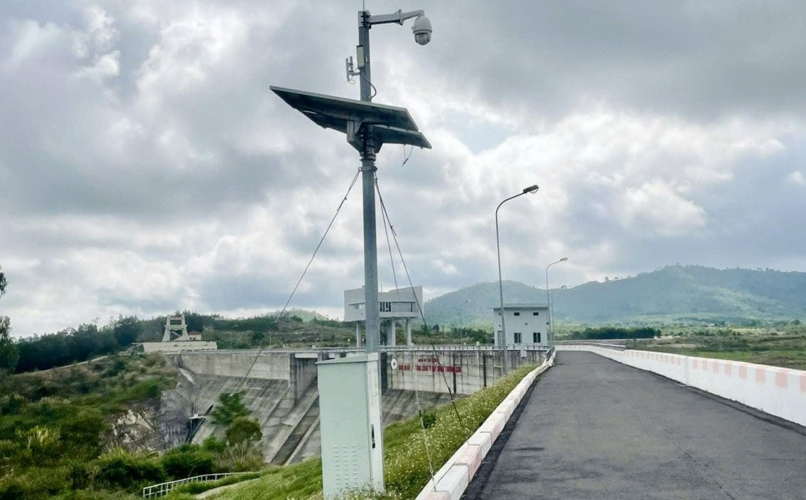 Thiết bị quan trắc, cảnh báo tự động tại các hồ thủy lợi ở Đắk Lắk còn thiếu, gây khó khăn cho việc vận hành các hồ thủy lợi. Ảnh: Phương Chi. Thiết bị quan trắc, cảnh báo tự động tại các hồ thủy lợi ở Đắk Lắk còn thiếu, gây khó khăn cho việc vận hành các hồ thủy lợi. Ảnh: Phương Chi.