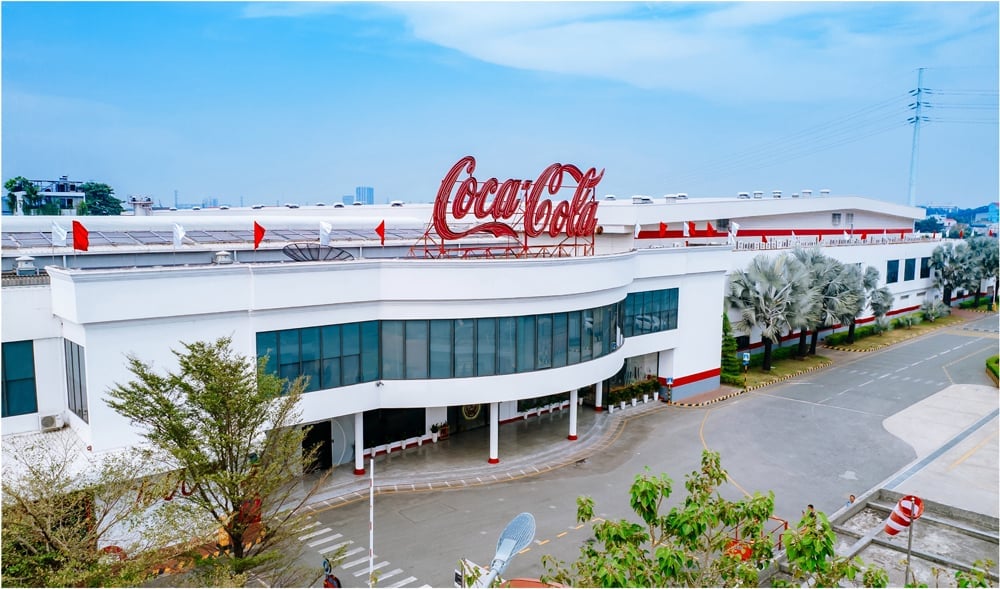 Các nhà máy đặt tại TP.HCM, Đà Nẵng và Hà Nội, tạo ra công việc trực tiếp và gián tiếp, từ các hoạt động trong chuỗi cung ứng. Ảnh: Coca-Cola. Các nhà máy đặt tại TP.HCM, Đà Nẵng và Hà Nội, tạo ra công việc trực tiếp và gián tiếp, từ các hoạt động trong chuỗi cung ứng. Ảnh: Coca-Cola.