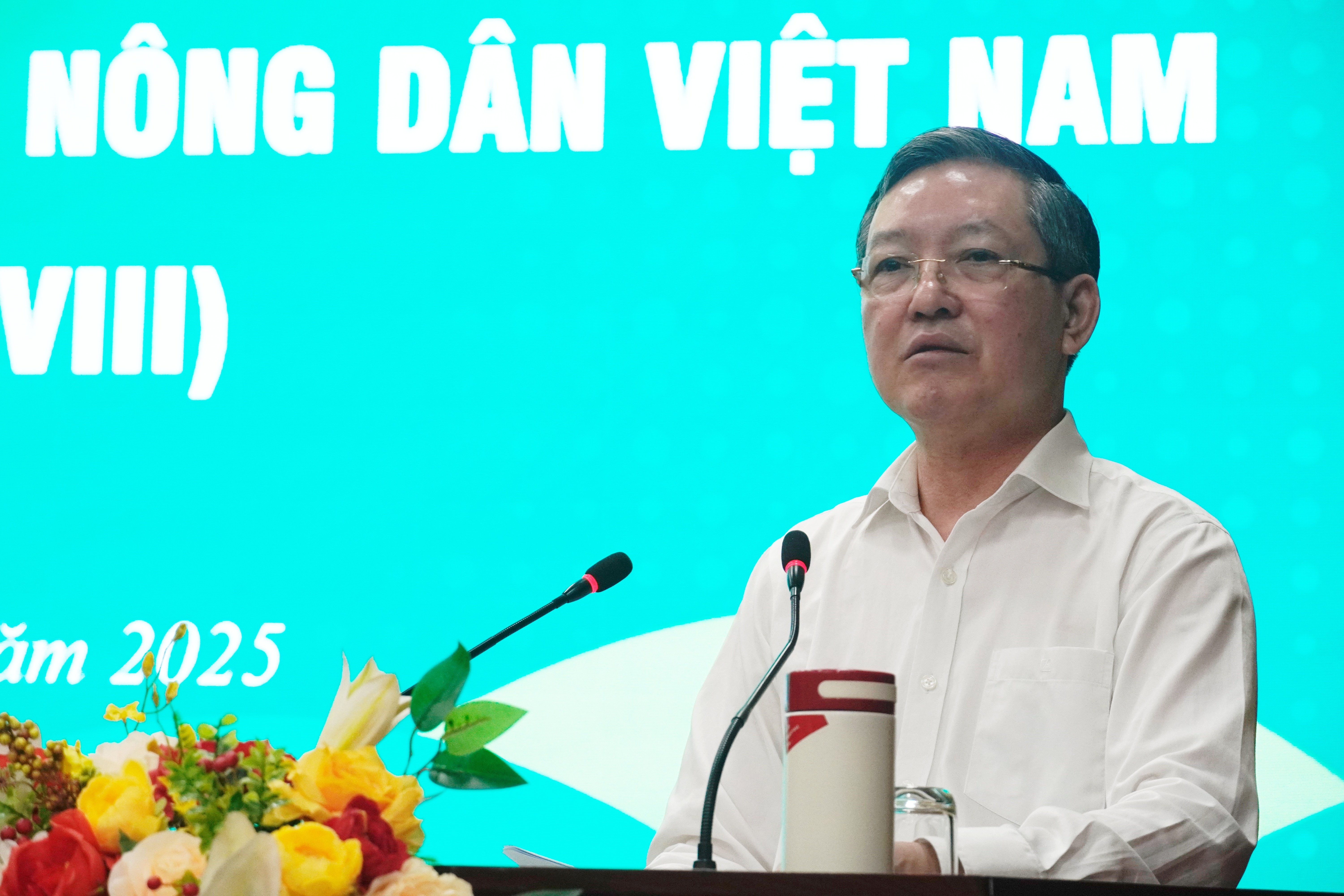 Ông Lương Quốc Đoàn, Ủy viên Trung ương Đảng, Chủ tịch Ban Chấp hành Trung ương Hội Nông dân Việt Nam phát biểu khai mạc Hội nghị Ban Chấp hành lần thứ 5, khoá VIII. Ảnh: Hồng Thắm. Ông Lương Quốc Đoàn, Ủy viên Trung ương Đảng, Chủ tịch Ban Chấp hành Trung ương Hội Nông dân Việt Nam phát biểu khai mạc Hội nghị Ban Chấp hành lần thứ 5, khoá VIII. Ảnh: Hồng Thắm.