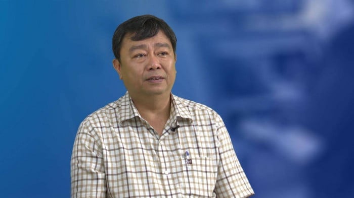 Theo ông Nguyễn Tô An, Cục Đăng kiểm Việt Nam đã và đang triển khai đồng thời hai hướng chủ đạo: nâng cấp hệ thống hạ tầng kiểm định và tăng cường hỗ trợ người dân qua hướng dẫn kỹ thuật. Ảnh: Minh Hoàng. Theo ông Nguyễn Tô An, Cục Đăng kiểm Việt Nam đã và đang triển khai đồng thời hai hướng chủ đạo: nâng cấp hệ thống hạ tầng kiểm định và tăng cường hỗ trợ người dân qua hướng dẫn kỹ thuật. Ảnh: Minh Hoàng.