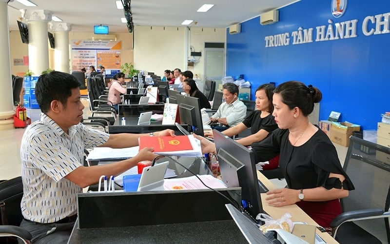Nghị định số 118/2025/NĐ-CP về thực hiện thủ tục hành chính theo cơ chế một cửa, một cửa liên thông tại Bộ phận Một cửa và cổng Dịch vụ công quốc gia. Ảnh: Minh Hoàng. Nghị định số 118/2025/NĐ-CP về thực hiện thủ tục hành chính theo cơ chế một cửa, một cửa liên thông tại Bộ phận Một cửa và cổng Dịch vụ công quốc gia. Ảnh: Minh Hoàng.