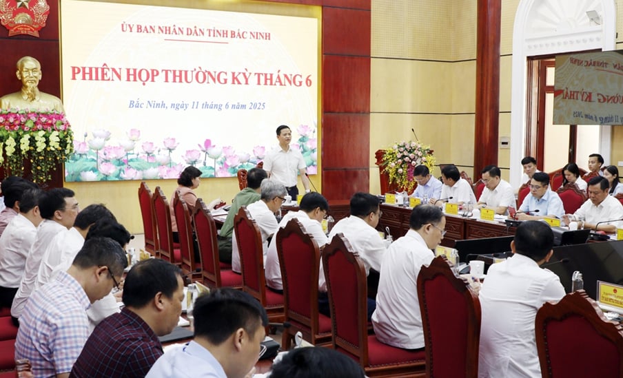 UBND tỉnh Bắc Ninh họp thường kỳ tháng 6/2025, đánh giá kinh tế - xã hội 6 tháng đầu năm, bàn giải pháp 6 tháng cuối năm. Ảnh: Cổng thông tin Bắc Ninh. UBND tỉnh Bắc Ninh họp thường kỳ tháng 6/2025, đánh giá kinh tế - xã hội 6 tháng đầu năm, bàn giải pháp 6 tháng cuối năm. Ảnh: Cổng thông tin Bắc Ninh.