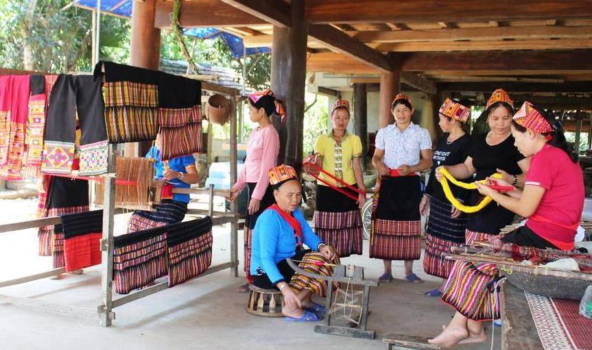 Nghề dệt thổ cẩm của người Thái tại Nghệ An được đưa vào Danh mục di sản văn hóa phi vật thể quốc gia. Ảnh: Văn hóa Nghệ An.
