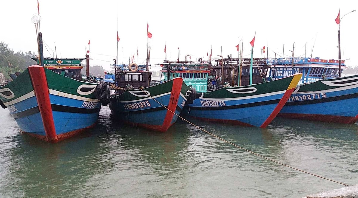 Tránh bão số 1, hơn 8.000 ngư dân ở TP Huế đã vào bờ an toàn. Ảnh: Văn Dinh. Tránh bão số 1, hơn 8.000 ngư dân ở TP Huế đã vào bờ an toàn. Ảnh: Văn Dinh.