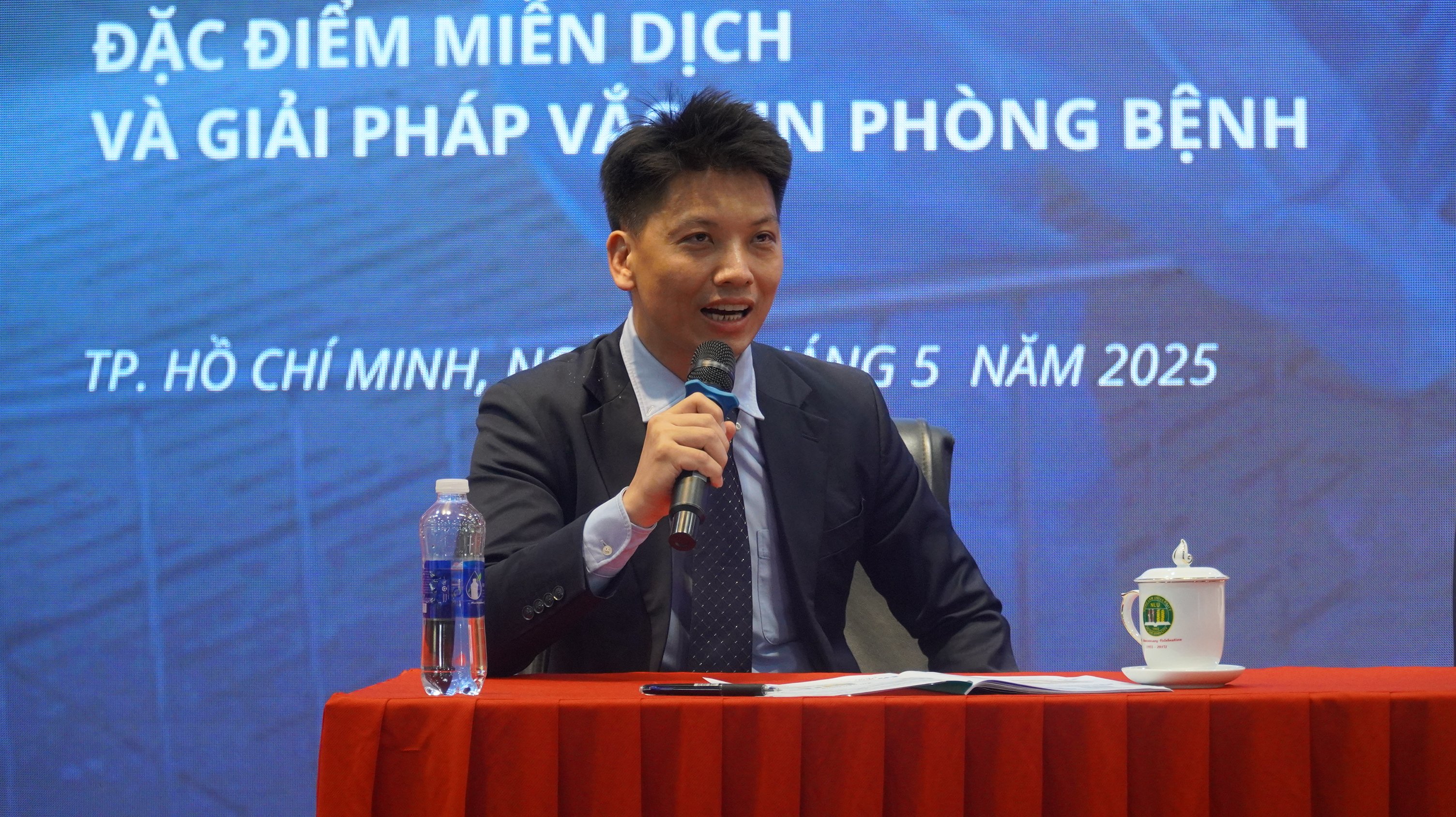 TS. Nguyễn Văn Điệp đề xuất kết nối dữ liệu xuyên suốt giữa trại, thú y và nhà nghiên cứu để phòng dịch hiệu quả. Ảnh: Trần Phi. TS. Nguyễn Văn Điệp đề xuất kết nối dữ liệu xuyên suốt giữa trại, thú y và nhà nghiên cứu để phòng dịch hiệu quả. Ảnh: Trần Phi.