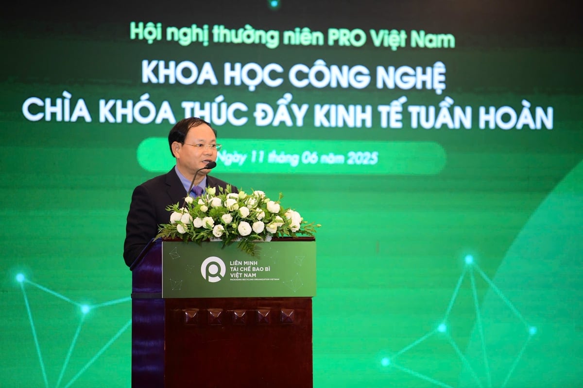 Thứ trưởng Bộ Nông nghiệp và Môi trường Lê Minh Ngân phát biểu tại Hội nghị. Ảnh: Quang Định Thứ trưởng Bộ Nông nghiệp và Môi trường Lê Minh Ngân phát biểu tại Hội nghị. Ảnh: Quang Định