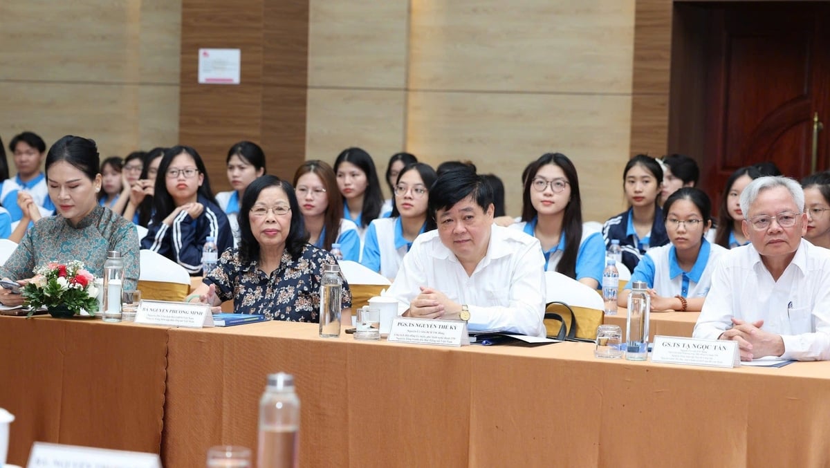Đại biểu tham gia Hội thảo là lãnh đạo các ban, ngành trung ương, chuyên gia, nhà khoa học, nhà báo, giảng viên và sinh viên các trường đào tạo báo chí. Ảnh: Phan Thảo. Đại biểu tham gia Hội thảo là lãnh đạo các ban, ngành trung ương, chuyên gia, nhà khoa học, nhà báo, giảng viên và sinh viên các trường đào tạo báo chí. Ảnh: Phan Thảo.