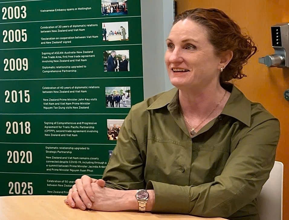 Đại sứ New Zealand tại Việt Nam Caroline Beresford trao đổi với Báo Nông nghiệp và Môi trường về triển vọng hợp tác nông nghiệp giữa hai nước. Ảnh: Thu Hà Đại sứ New Zealand tại Việt Nam Caroline Beresford trao đổi với Báo Nông nghiệp và Môi trường về triển vọng hợp tác nông nghiệp giữa hai nước. Ảnh: Thu Hà