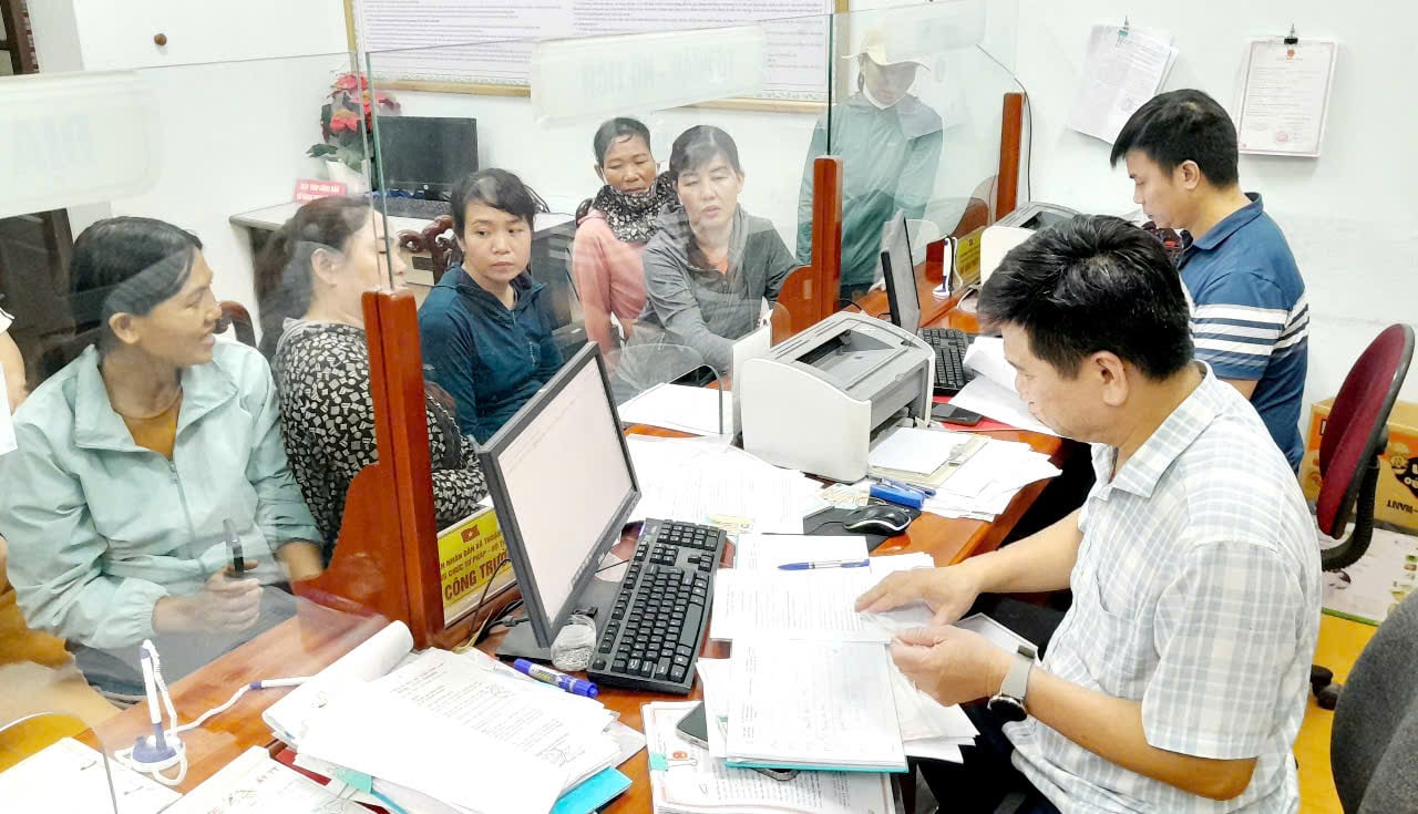 UBND tỉnh Nghệ An giao các đơn vị chức năng mở đợt cao điểm làm sạch dữ liệu hôn nhân. Ảnh: Hữu Tình. UBND tỉnh Nghệ An giao các đơn vị chức năng mở đợt cao điểm làm sạch dữ liệu hôn nhân. Ảnh: Hữu Tình.