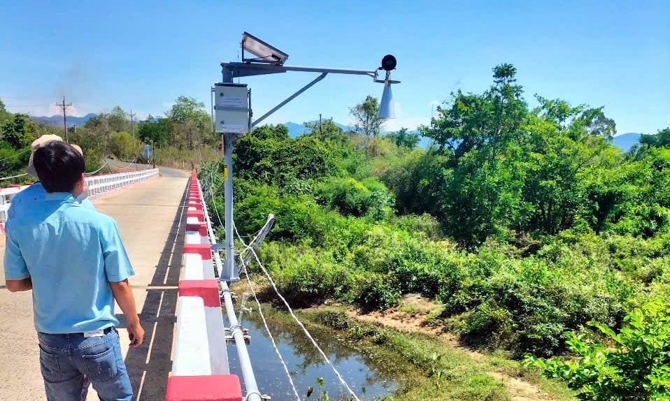 Trạm đo mực nước trên lưu vực hồ chứa. Ảnh: Kim Sơ. Trạm đo mực nước trên lưu vực hồ chứa. Ảnh: Kim Sơ.