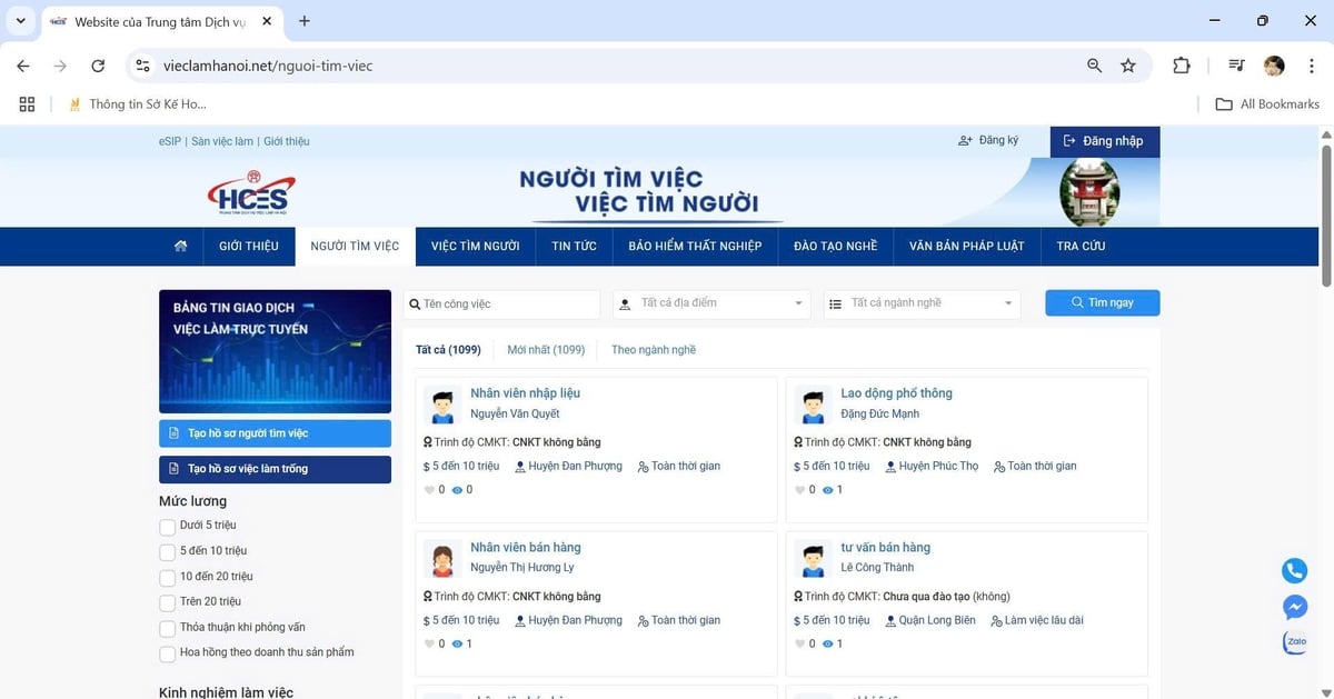 Người lao động tìm kiếm việc làm trên trang web của TTDVVL. Ảnh: Minh Hà. Người lao động tìm kiếm việc làm trên trang web của TTDVVL. Ảnh: Minh Hà.