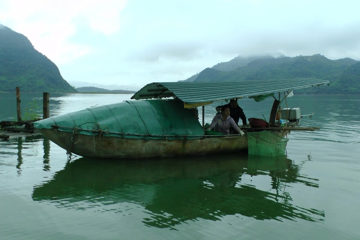 Chính các ngư dân vùng hồ là những thành viên của tổ cộng đồng. Ảnh: Thanh Tiến. Chính các ngư dân vùng hồ là những thành viên của tổ cộng đồng. Ảnh: Thanh Tiến.