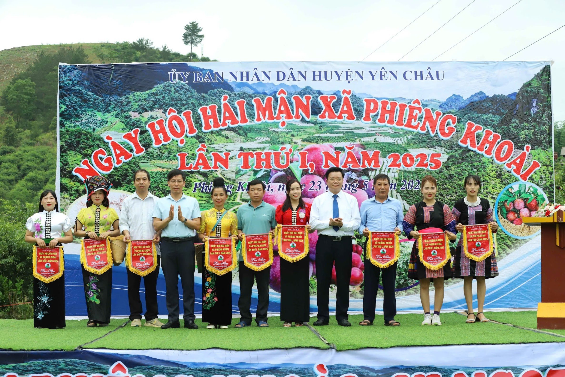 Lần đầu tiên Yên Châu tổ chức Ngày hội hái mận xã Phiêng Khoài góp phần nâng tầm thương hiệu mận hậu Yên Châu. Ảnh: Nguyễn Nga.