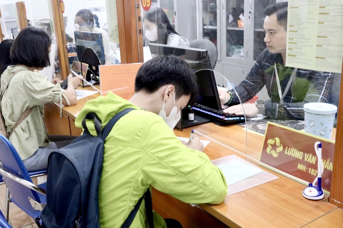 Nhóm lao động trẻ trong độ tuổi từ 25 đến 34 đang chiếm tỷ lệ thất nghiệp cao, tới 42,79% trong những tháng đầu năm. Ảnh: Hoài Thơ. Nhóm lao động trẻ trong độ tuổi từ 25 đến 34 đang chiếm tỷ lệ thất nghiệp cao, tới 42,79% trong những tháng đầu năm. Ảnh: Hoài Thơ.