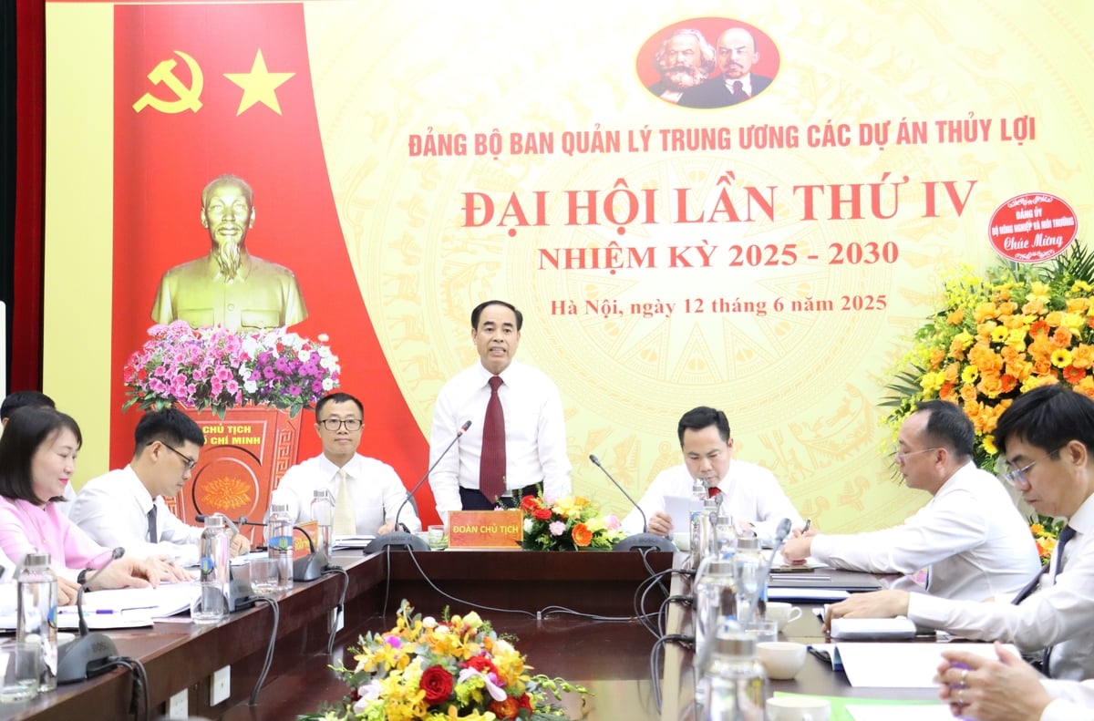 Theo đồng chí Phạm Đình Văn, Bí thư Đảng Bộ, Giám đốc Ban Quản lý Trung ương các dự án Thủy lợi, nhiệm kỳ 2025 - 2030, Đảng bộ Ban xác định phương châm hành động: 'Xây dựng Đảng bộ trong sạch, vững mạnh; lãnh đạo đơn vị thực hiện thắng lợi nhiệm vụ chính trị trong giai đoạn mới'. Ảnh: Việt Anh. Theo đồng chí Phạm Đình Văn, Bí thư Đảng Bộ, Giám đốc Ban Quản lý Trung ương các dự án Thủy lợi, nhiệm kỳ 2025 - 2030, Đảng bộ Ban xác định phương châm hành động: 'Xây dựng Đảng bộ trong sạch, vững mạnh; lãnh đạo đơn vị thực hiện thắng lợi nhiệm vụ chính trị trong giai đoạn mới'. Ảnh: Việt Anh.