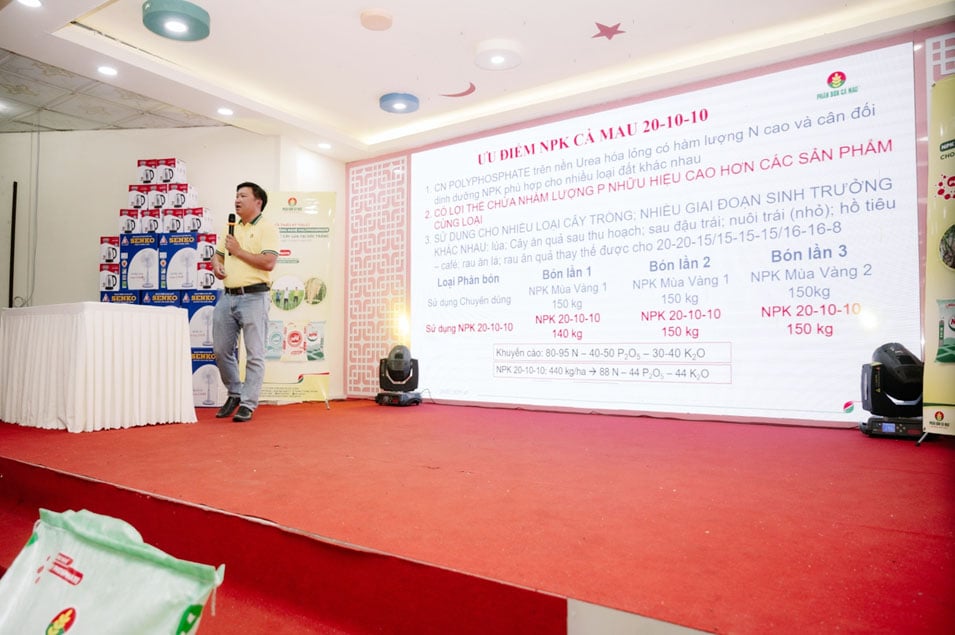Phân Bón Cà Mau tổ chức các hội thảo hướng dẫn nông dân ứng dụng kỹ thuật nông nghiệp hiện đại trong canh tác. Ảnh: DCM. Phân Bón Cà Mau tổ chức các hội thảo hướng dẫn nông dân ứng dụng kỹ thuật nông nghiệp hiện đại trong canh tác. Ảnh: DCM.
