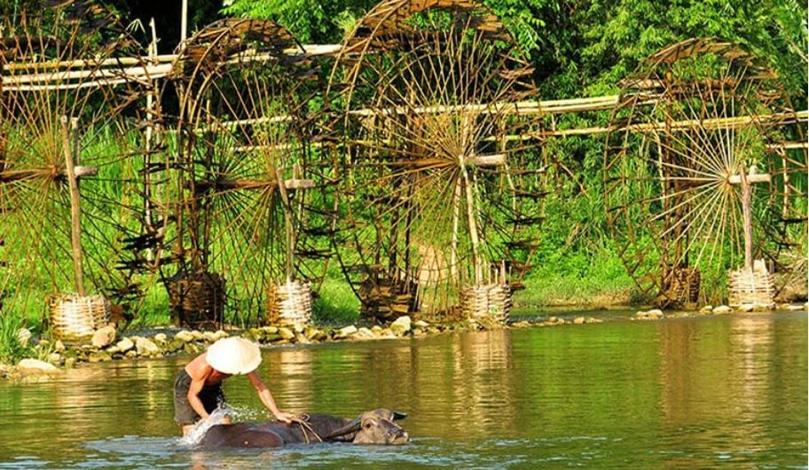 Cọn nước truyền thống - dấu ấn văn hóa bản làng vùng cao Pù Luông. Ảnh: Bùi Dương. Cọn nước truyền thống - dấu ấn văn hóa bản làng vùng cao Pù Luông. Ảnh: Bùi Dương.