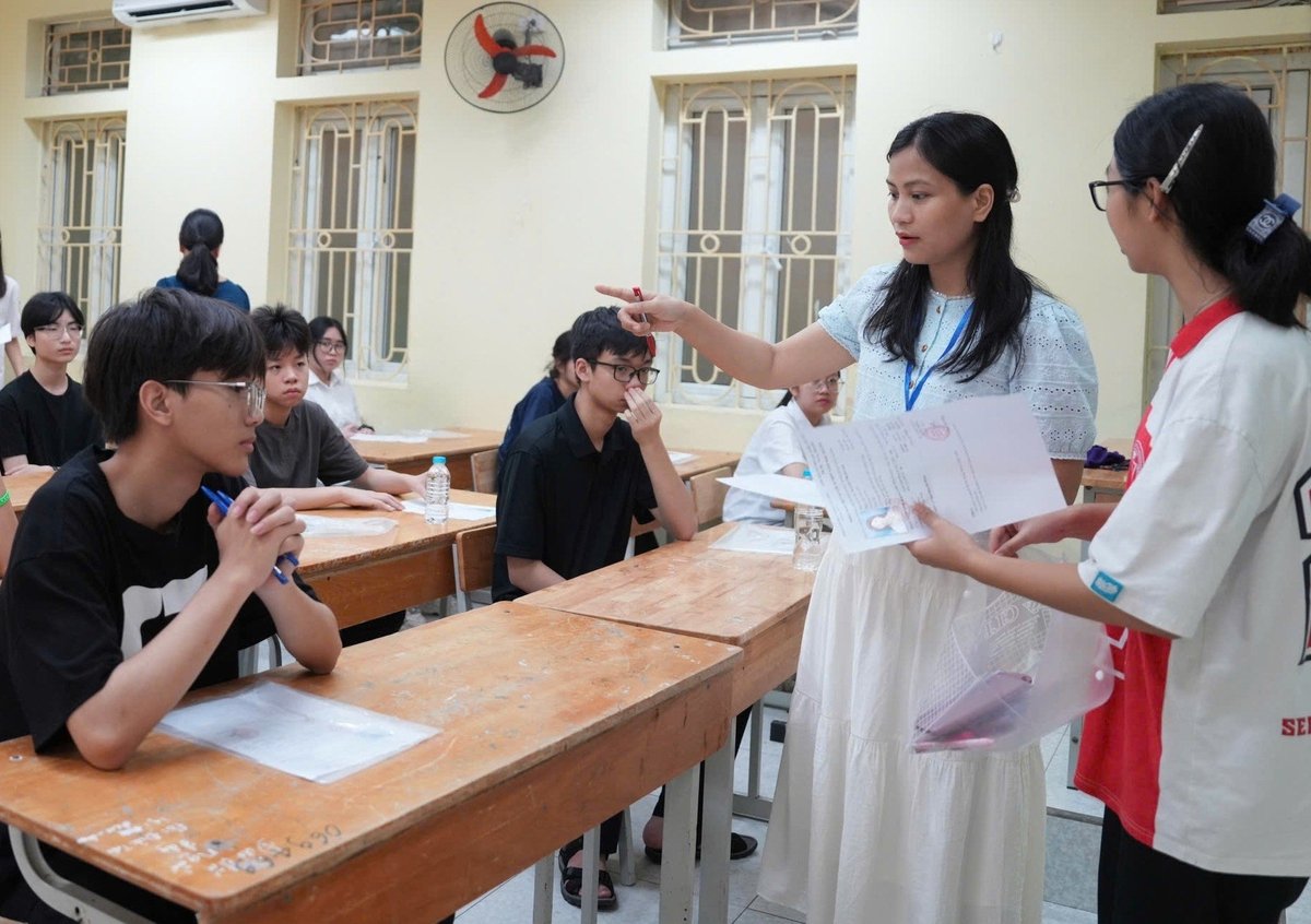 Đây là năm đầu tiên tại Hà Nội tất cả các bài thi đều tính theo thang điểm 10. Ảnh: Lan Chi. Đây là năm đầu tiên tại Hà Nội tất cả các bài thi đều tính theo thang điểm 10. Ảnh: Lan Chi.