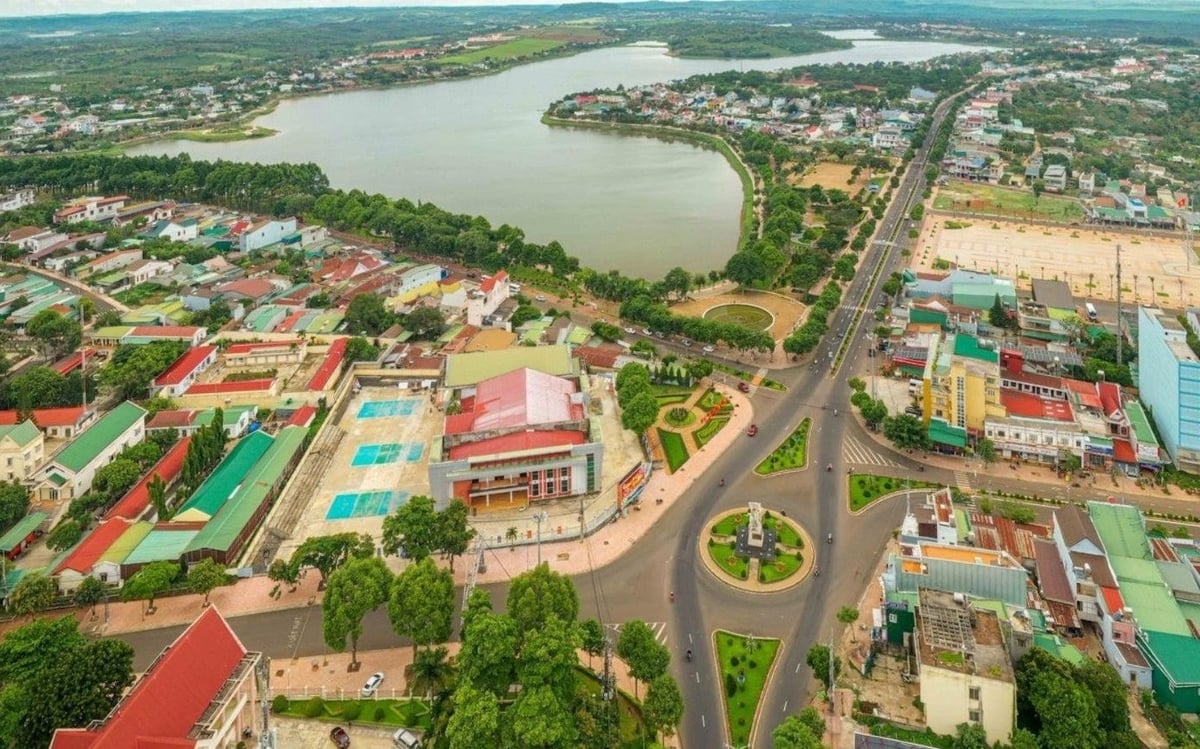 Đắk Mil đã và đang chứng minh khả năng bứt phá, chuyển mình mạnh mẽ trên nền tảng nông thôn mới. Ảnh: NTN. Đắk Mil đã và đang chứng minh khả năng bứt phá, chuyển mình mạnh mẽ trên nền tảng nông thôn mới. Ảnh: NTN.