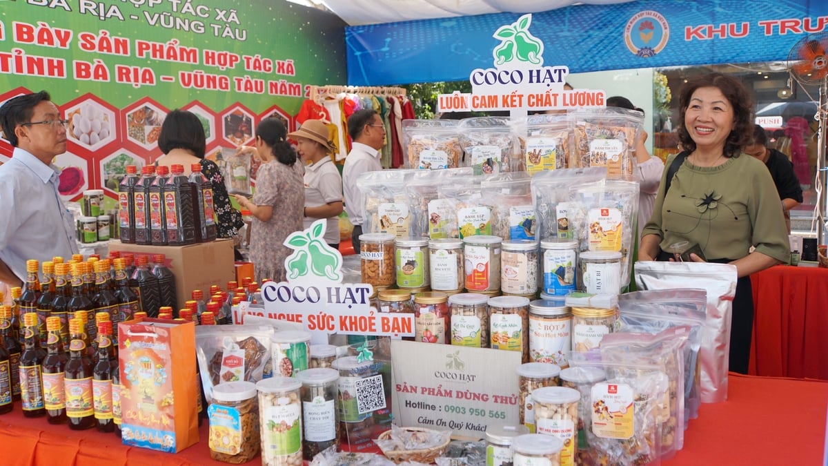 Toàn tỉnh Bà Rịa - Vũng Tàu có 234 sản phẩm được công nhận, với 131 sản phẩm 3 sao, 103 sản phẩm 4 sao. Ảnh: Lê Bình. Toàn tỉnh Bà Rịa - Vũng Tàu có 234 sản phẩm được công nhận, với 131 sản phẩm 3 sao, 103 sản phẩm 4 sao. Ảnh: Lê Bình.