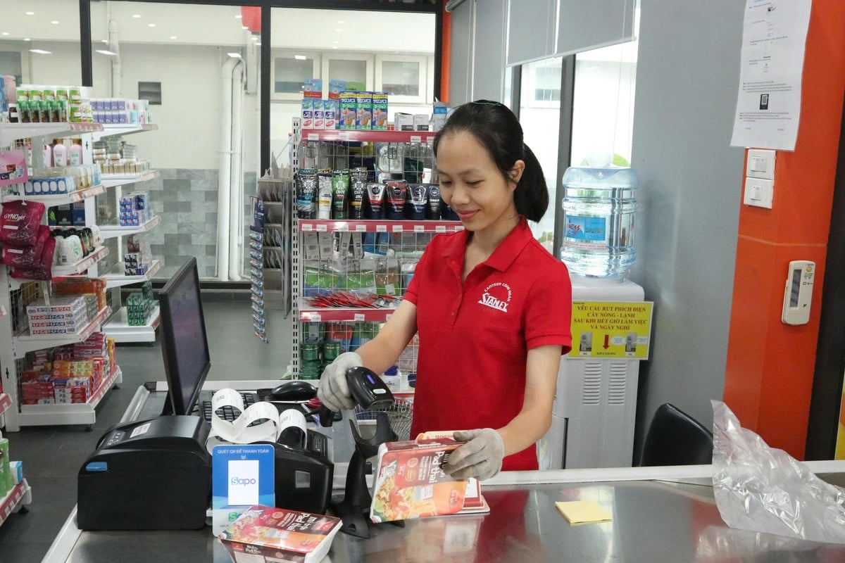 Các nhà tuyển dụng gặp đã sử dụng nhiều hình thức để tìm kiếm nguồn nhân lực chất lượng cao có thể gắn bó lâu dài với doanh nghiệp. Ảnh Minh Hà. Các nhà tuyển dụng gặp đã sử dụng nhiều hình thức để tìm kiếm nguồn nhân lực chất lượng cao có thể gắn bó lâu dài với doanh nghiệp. Ảnh Minh Hà.
