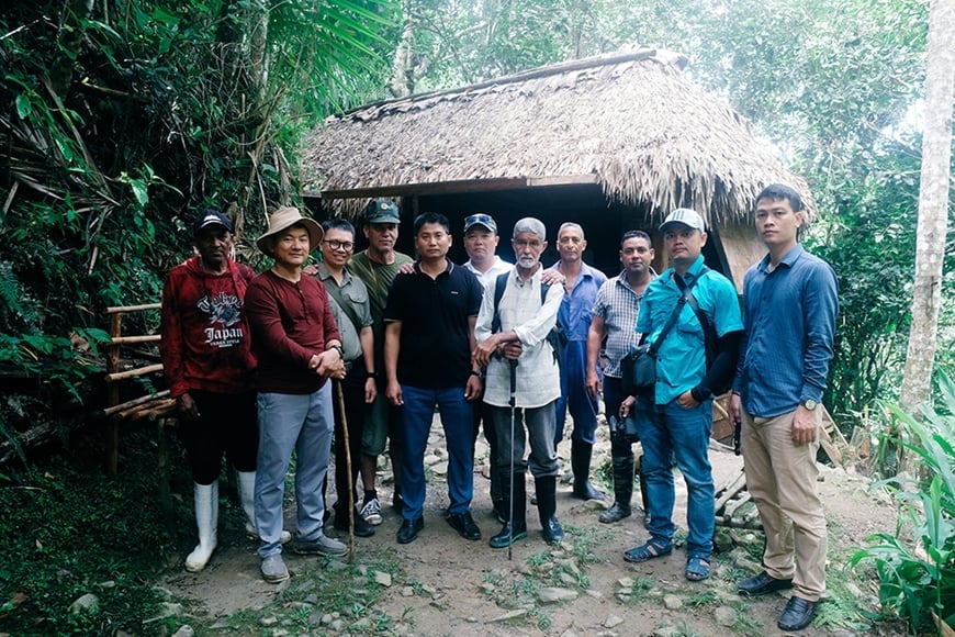 Đoàn làm phim tại chiến khu Sierra Maestra. Ảnh: Đoàn làm phim cung cấp. Đoàn làm phim tại chiến khu Sierra Maestra. Ảnh: Đoàn làm phim cung cấp.