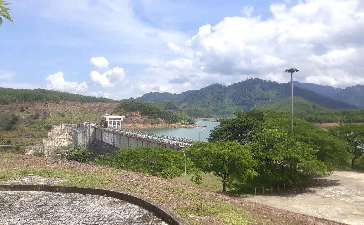Hầu hết các công trình thủy lợi ở Quảng Ngãi đều sử dụng công nghệ lạc hậu. Ảnh: Phương Chi. Hầu hết các công trình thủy lợi ở Quảng Ngãi đều sử dụng công nghệ lạc hậu. Ảnh: Phương Chi.