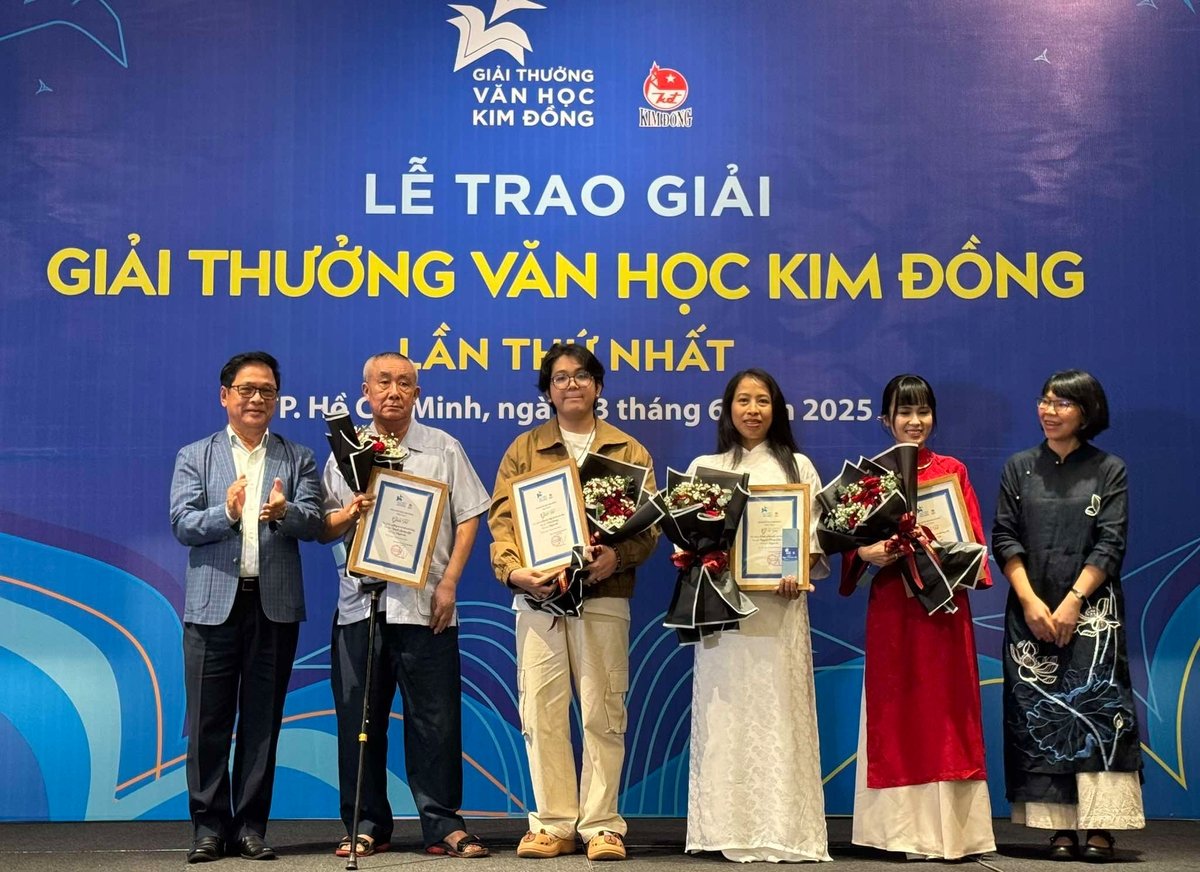 Lễ trao giải diễn ra sáng 13/6 tại TP.HCM. Lễ trao giải diễn ra sáng 13/6 tại TP.HCM.