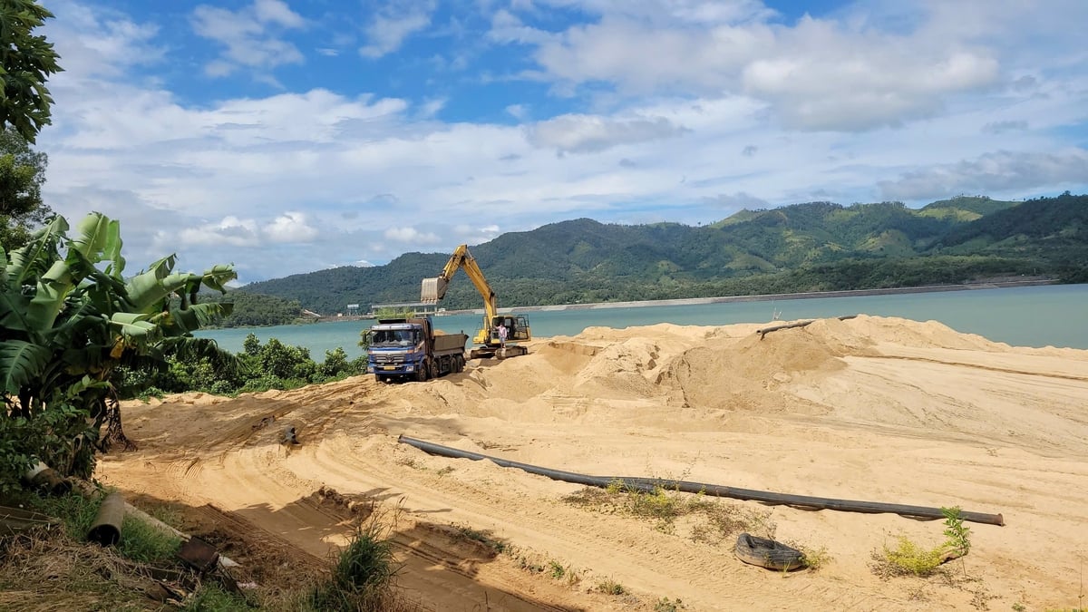 Quản lý khai thác khoáng sản trên địa bàn tỉnh Gia Lai vẫn còn nhiều hạn chế. Ảnh: Tuấn Anh. Quản lý khai thác khoáng sản trên địa bàn tỉnh Gia Lai vẫn còn nhiều hạn chế. Ảnh: Tuấn Anh.