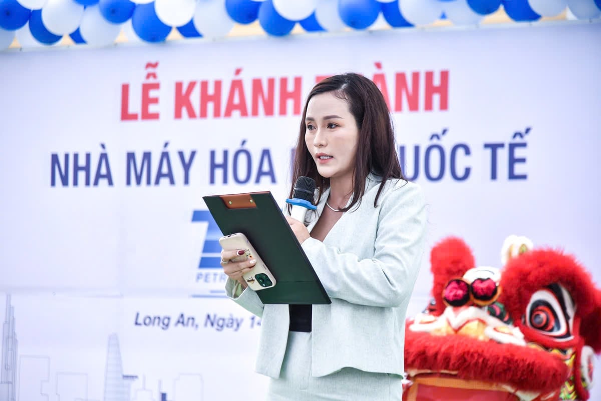 Bà Nguyễn Thị Bích Ngân - Tổng Giám đốc TSG Petro chia sẻ về định hướng phát triển trong thời gian tới. Ảnh: Hữu Long. Bà Nguyễn Thị Bích Ngân - Tổng Giám đốc TSG Petro chia sẻ về định hướng phát triển trong thời gian tới. Ảnh: Hữu Long.