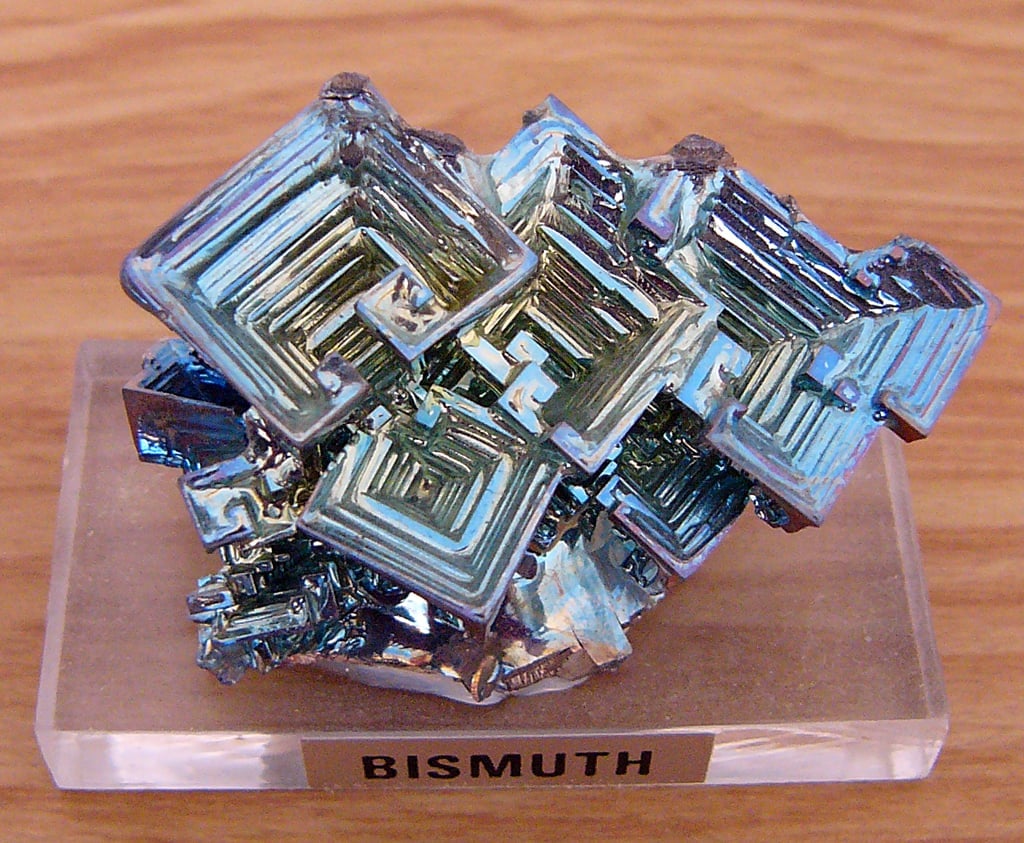 Bismuth là một nguyên tố kim loại có vai trò quan trọng trong sản xuất công nghệ, đặc biệt trong việc sản xuất máy chủ trung tâm dữ liệu trí tuệ nhân tạo. Ảnh: Nikkei Asia. Bismuth là một nguyên tố kim loại có vai trò quan trọng trong sản xuất công nghệ, đặc biệt trong việc sản xuất máy chủ trung tâm dữ liệu trí tuệ nhân tạo. Ảnh: Nikkei Asia.