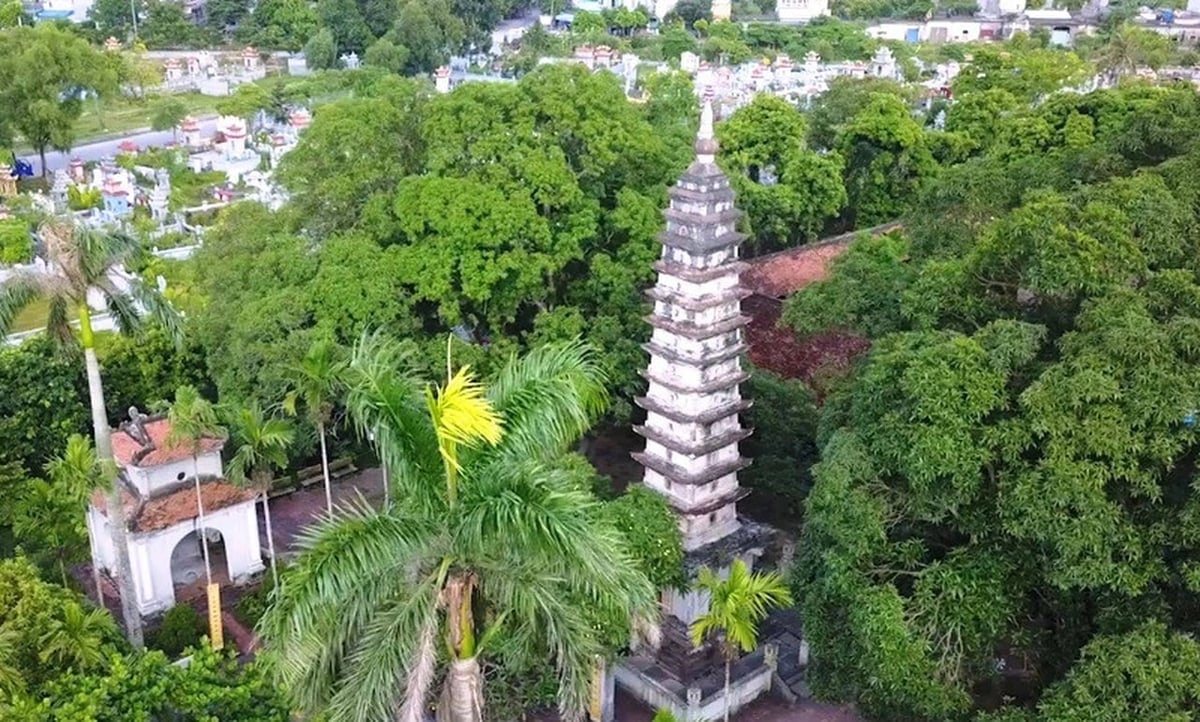 Chùa Phổ Minh - công tình biểu tượng của tỉnh Nam Định, nay là tỉnh Ninh Bình. Ảnh tư liệu. Chùa Phổ Minh - công tình biểu tượng của tỉnh Nam Định, nay là tỉnh Ninh Bình. Ảnh tư liệu.